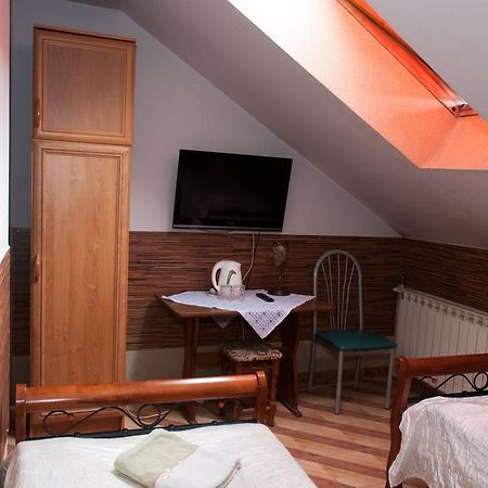 Hotelik Niedzwiadek Radzyn Podlaski Exterior foto