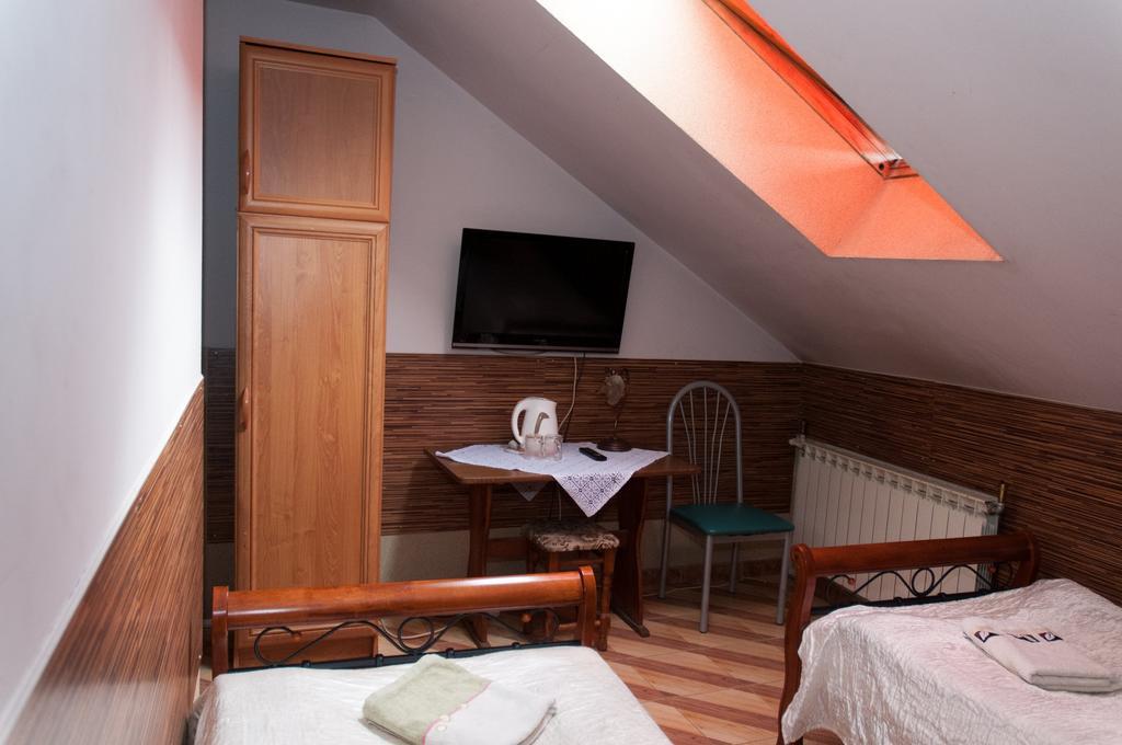 Hotelik Niedzwiadek Radzyn Podlaski Exterior foto